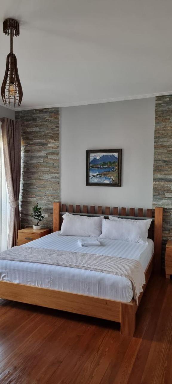Nurellari Winery Cellar And Guest House Берат Екстериор снимка