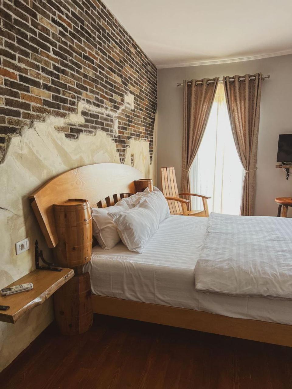 Nurellari Winery Cellar And Guest House Берат Екстериор снимка